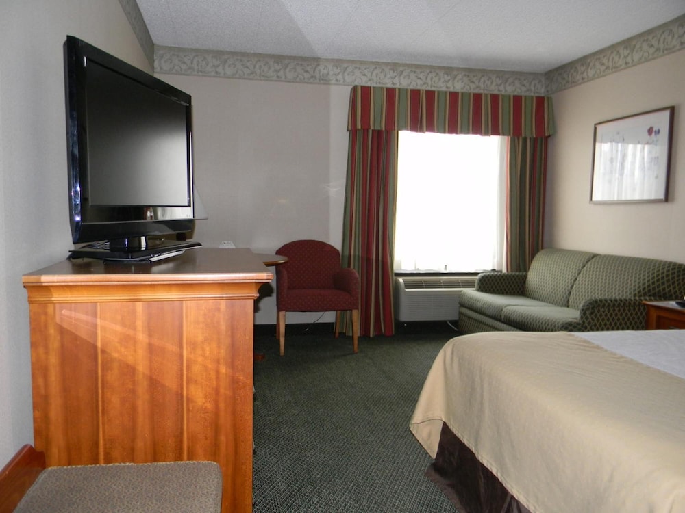 holiday lodge hotel and conference center