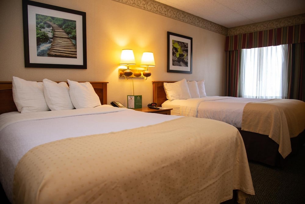 holiday lodge hotel and conference center