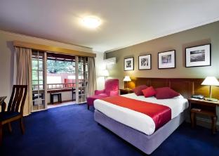 mercure canberra