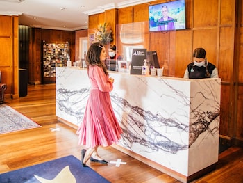 mercure canberra