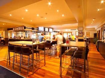 mercure canberra