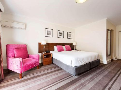 mercure canberra