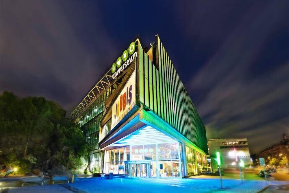 treetop spa hangout and hotel