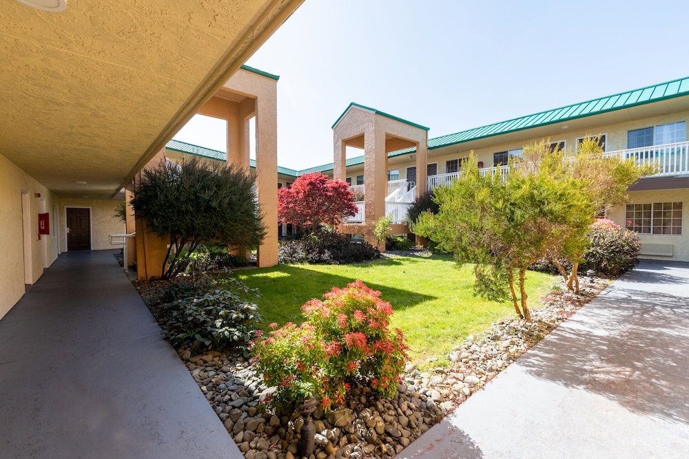 quality inn and suites crescent city redwood coast