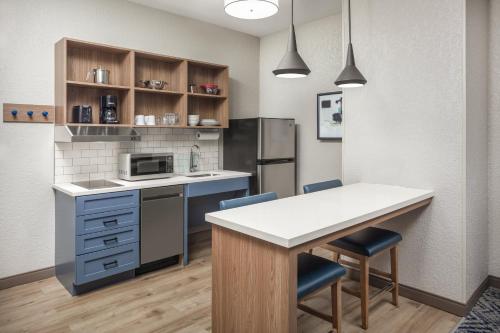 candlewood suites st robert by ihg