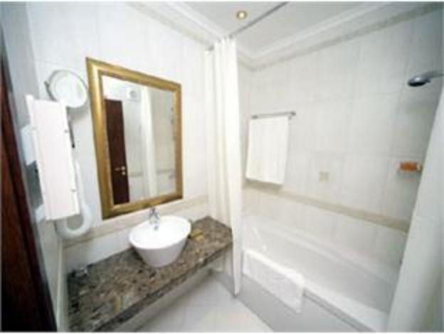 hotel romance and family suites