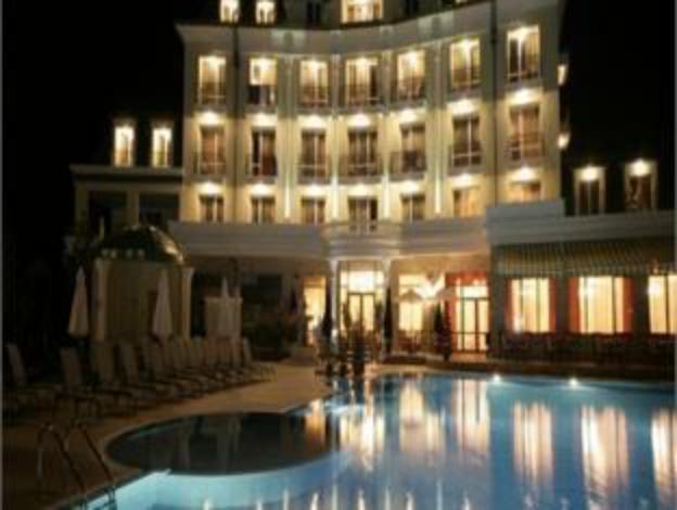 hotel romance and family suites