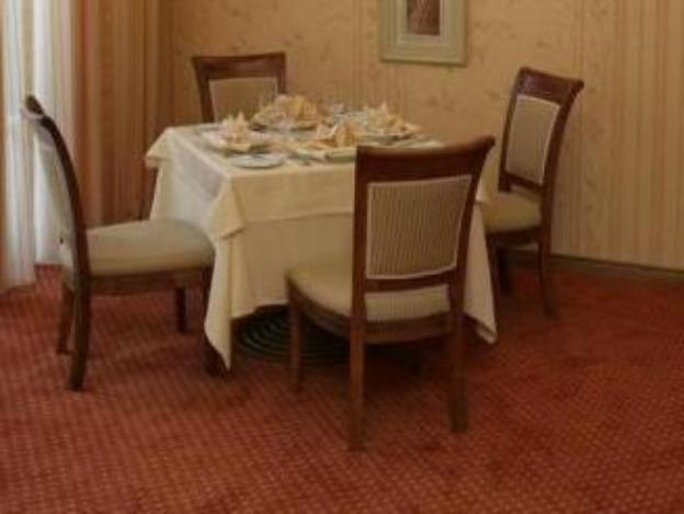 hotel romance and family suites