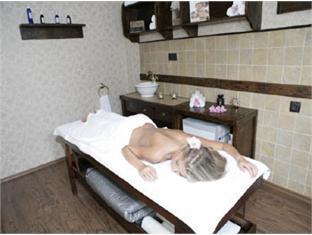 hotel romance and family suites