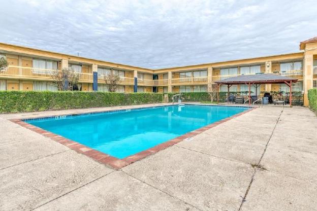 hotel elev8
