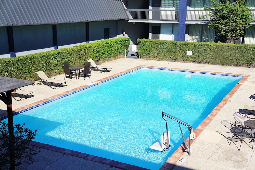 hotel elev8