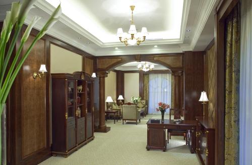 jiangmen gladden hotel
