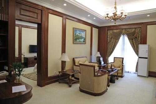 jiangmen gladden hotel