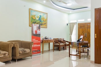 reddoorz syariah near grand kota bintang