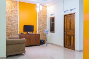 reddoorz syariah near grand kota bintang