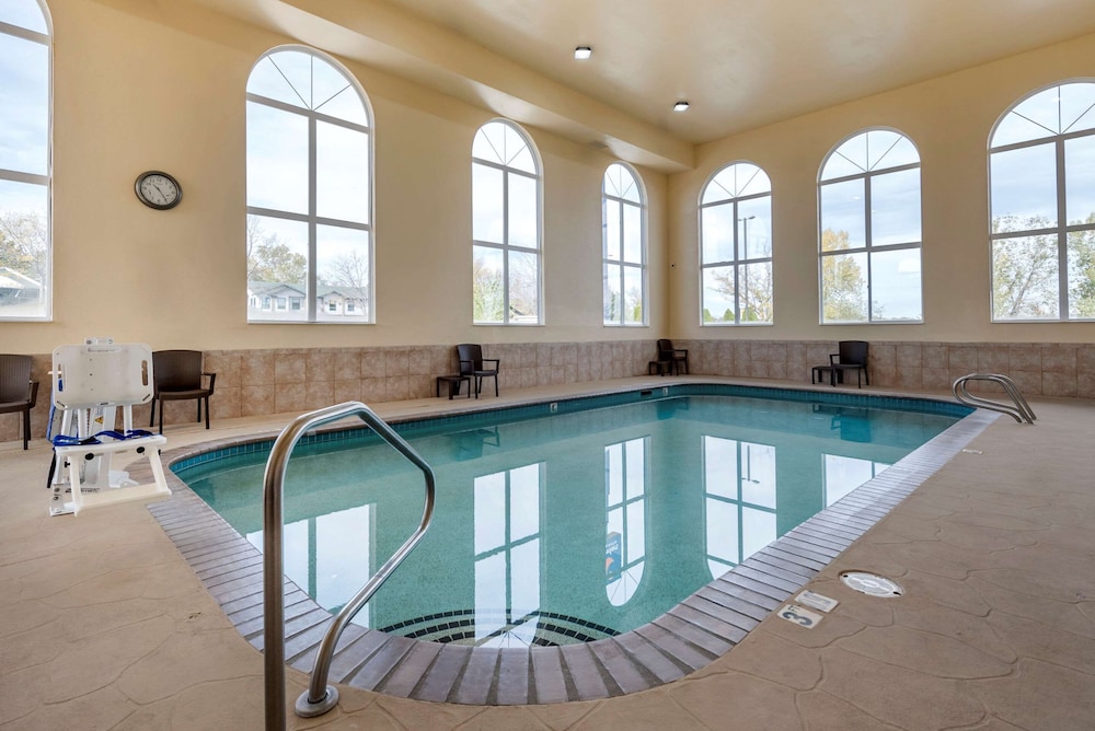 comfort inn and suites pueblo