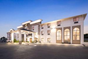 comfort inn and suites pueblo