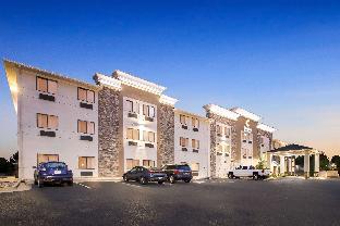 comfort inn and suites pueblo