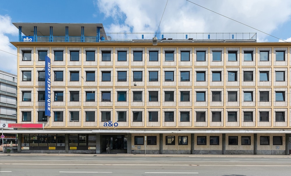 aando nuernberg hauptbahnhof