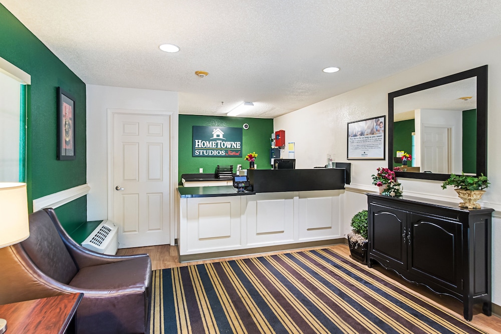 hometowne studios by red roof atlanta lawrenceville