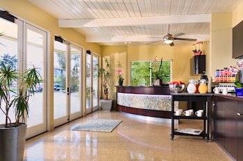 The Inn At East Beach,Santa Barbara>>East Beach,3 star