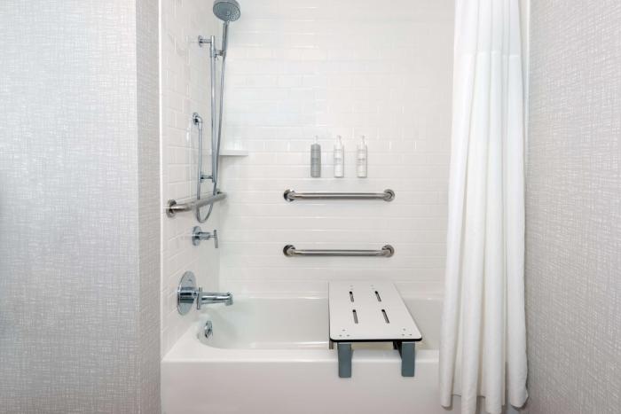 hampton inn coventry warwick area