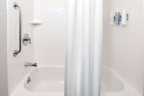 hampton inn coventry warwick area