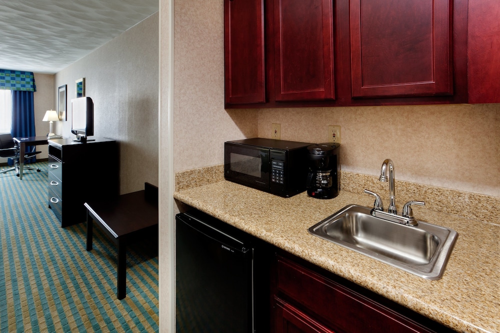 holiday inn express and suites by ihg