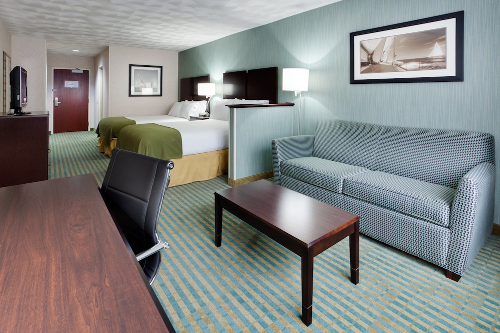 holiday inn express and suites by ihg