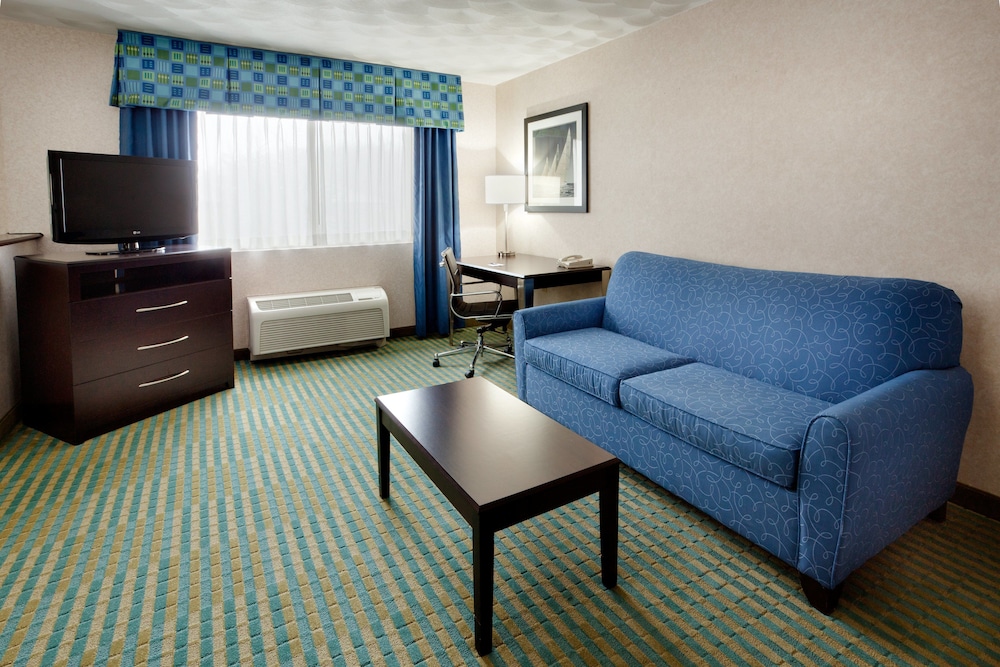 holiday inn express and suites by ihg