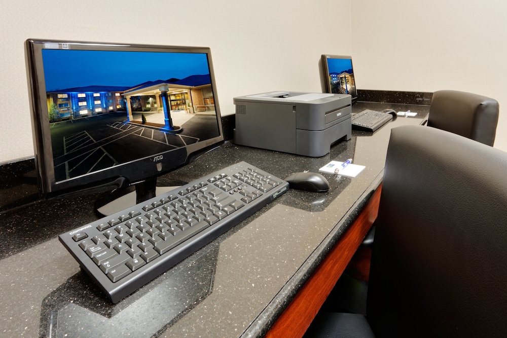holiday inn express and suites by ihg