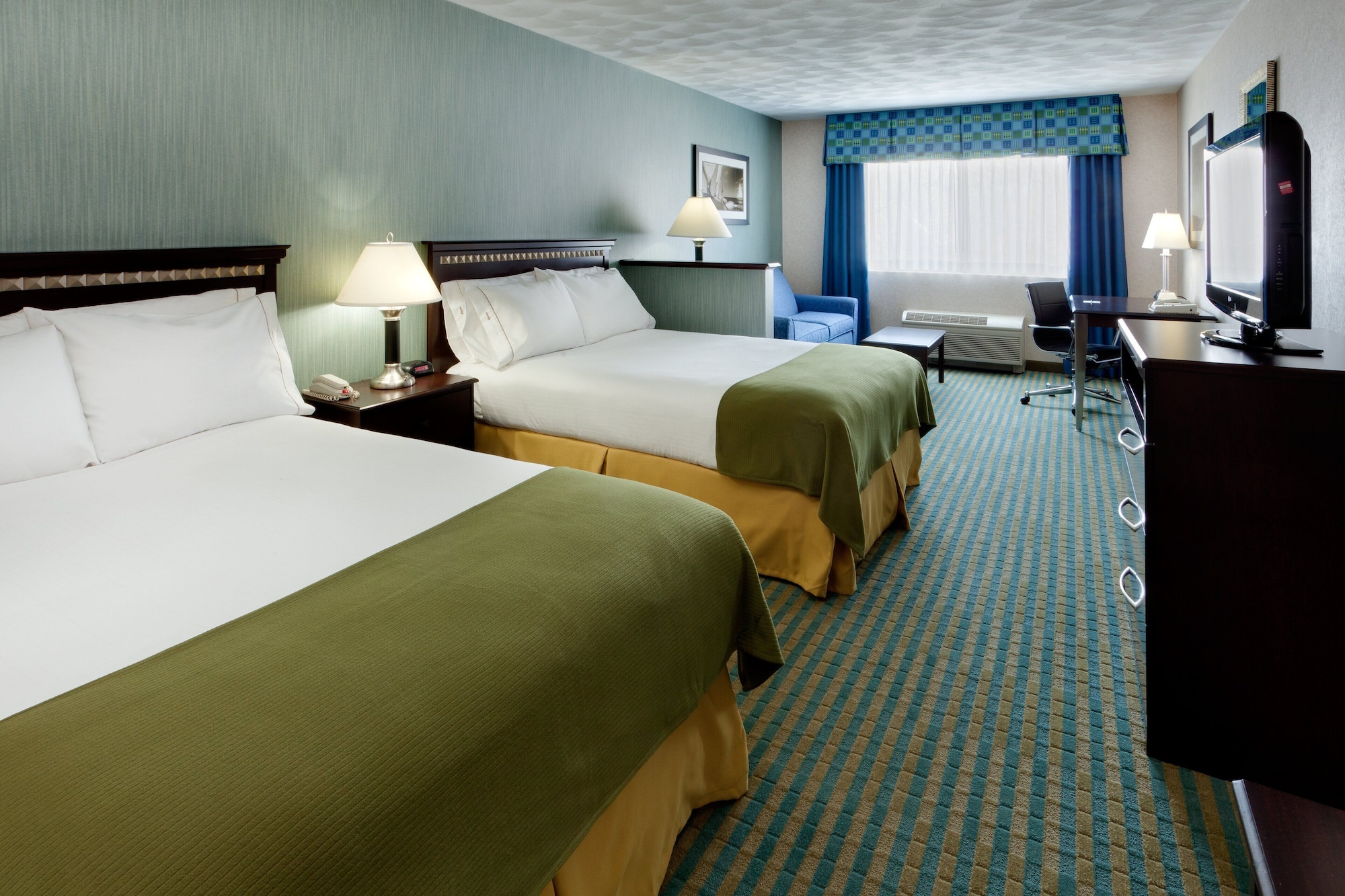 holiday inn express and suites by ihg
