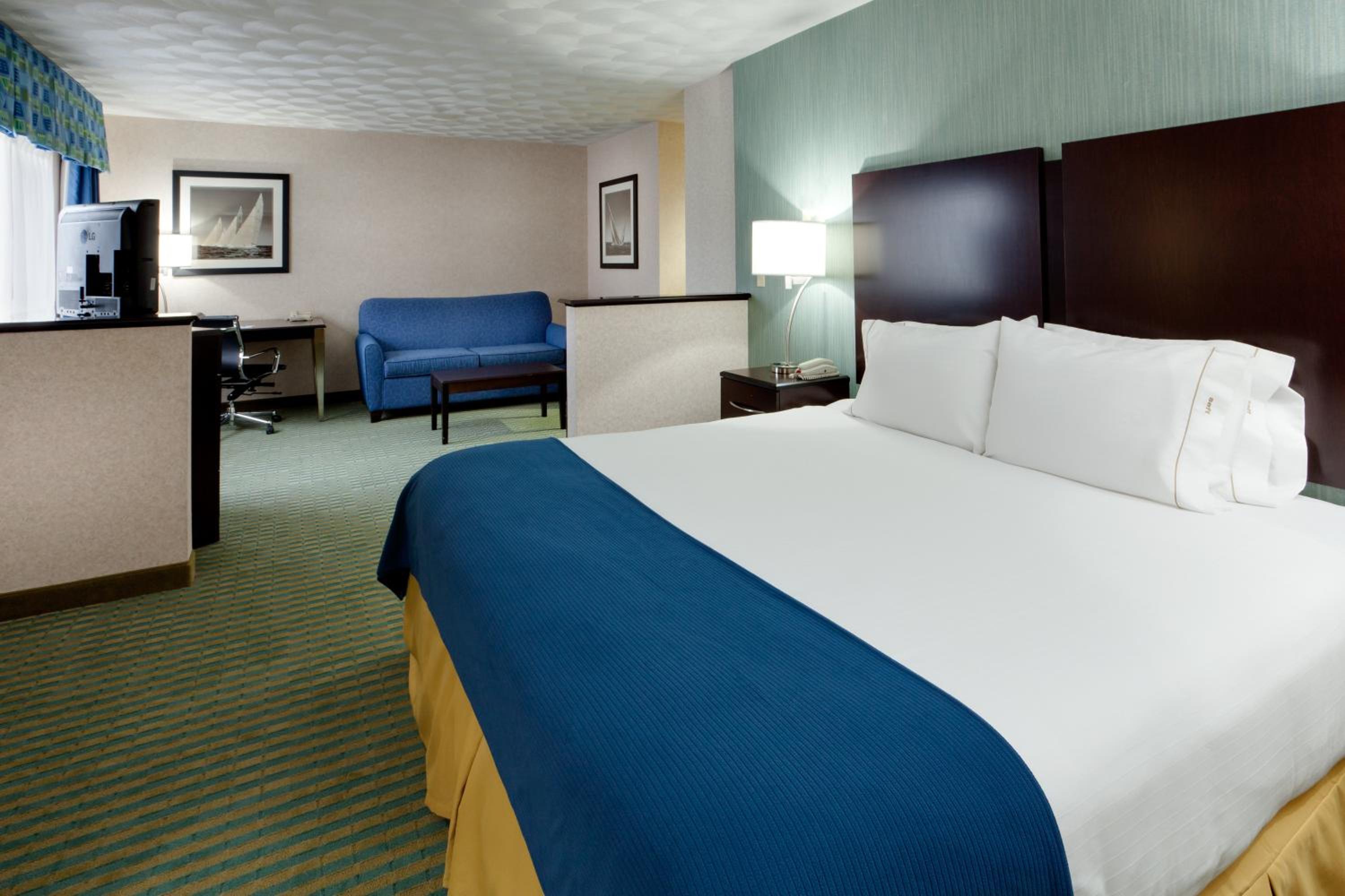 holiday inn express and suites by ihg