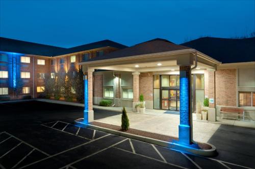 holiday inn express and suites by ihg