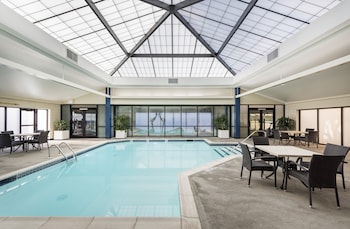 Crowne Plaza Providence-Warwick Airport By Ihg,Providence>>Cranston,4 star