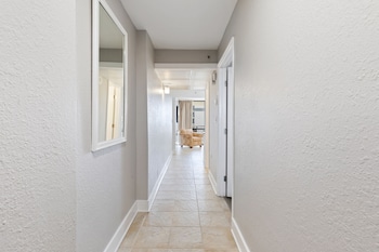 hosteeva oceanview condos