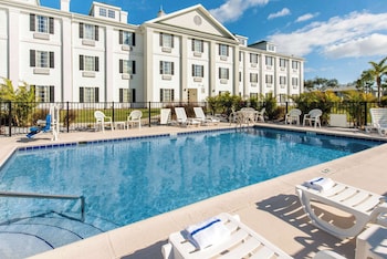 Quality Inn Palm Bay - Melbourne I-95,June Park>>Cape Canaveral,3 star