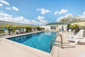 Quality Inn Palm Bay - Melbourne I-95,June Park>>Cape Canaveral,3 star