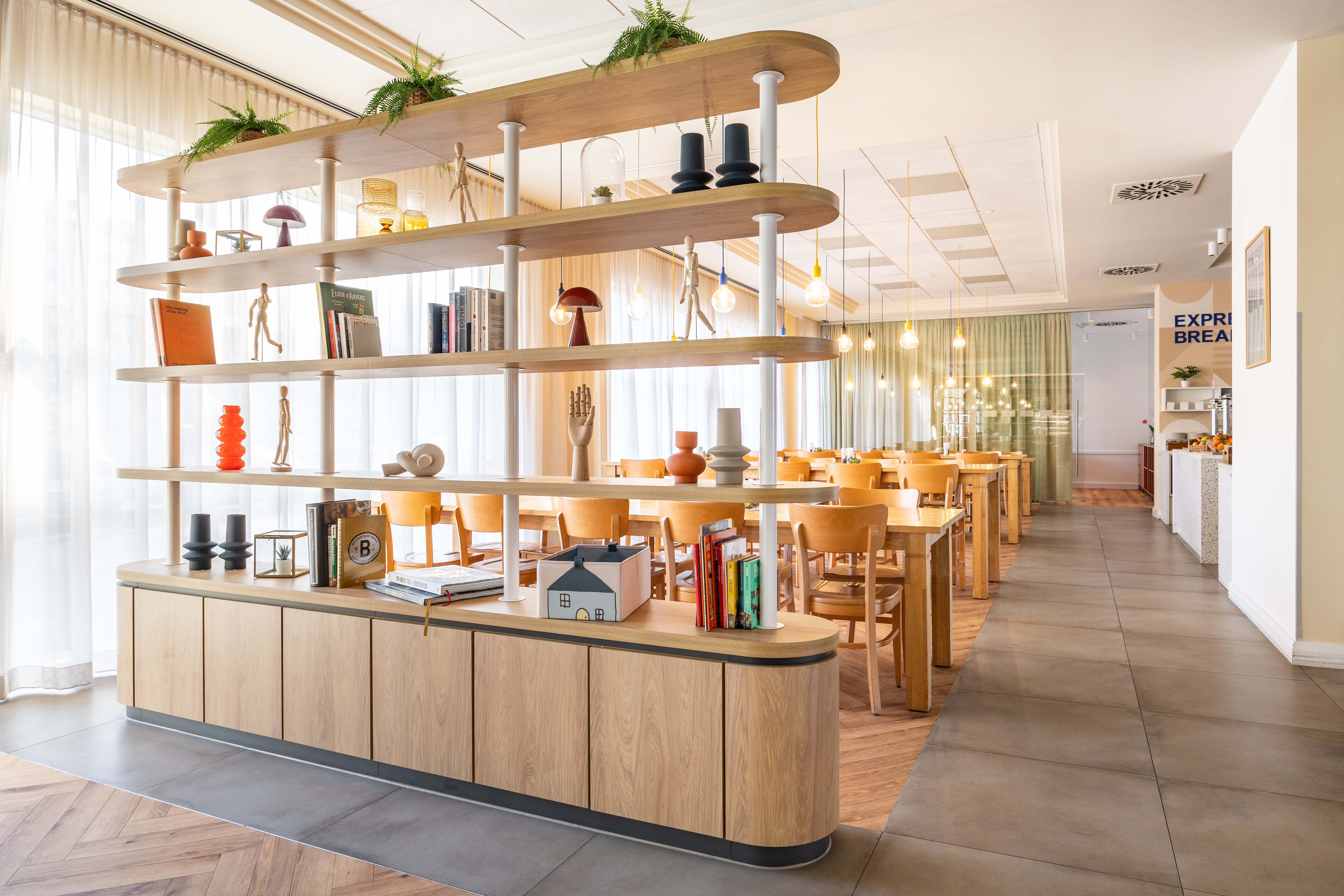 holiday inn express antwerp city north by ihg