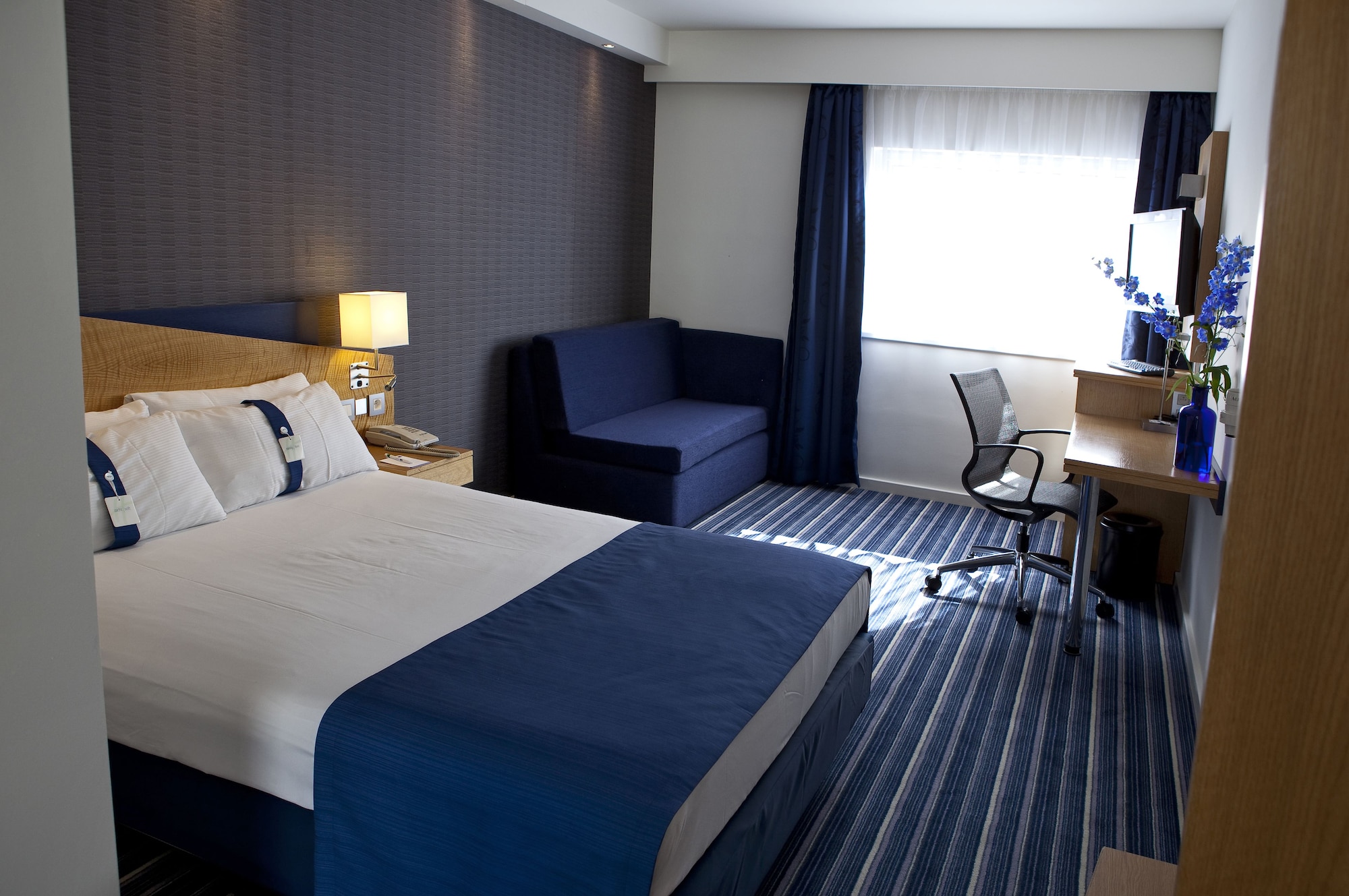 holiday inn express antwerp city north by ihg