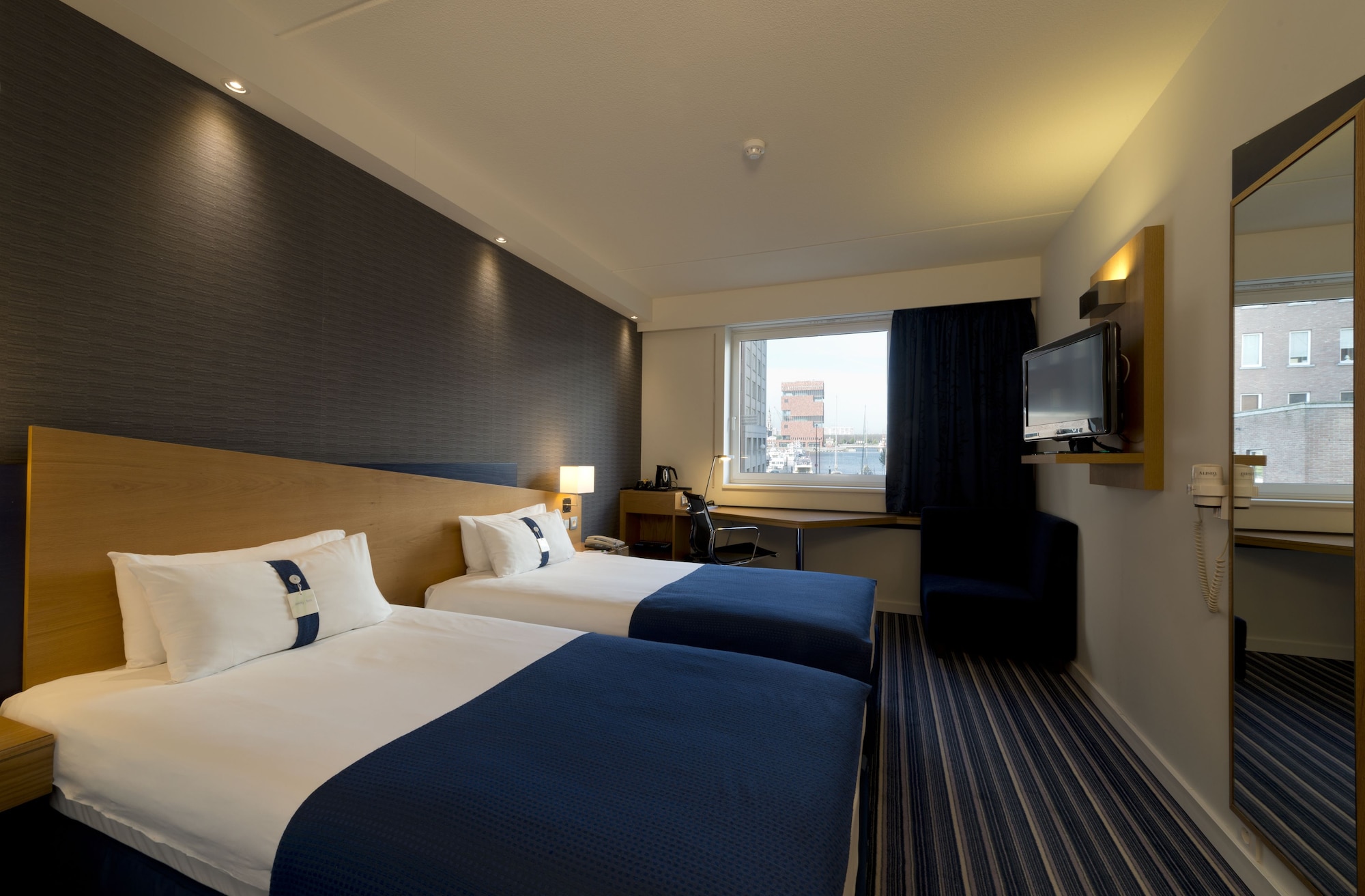 holiday inn express antwerp city north by ihg