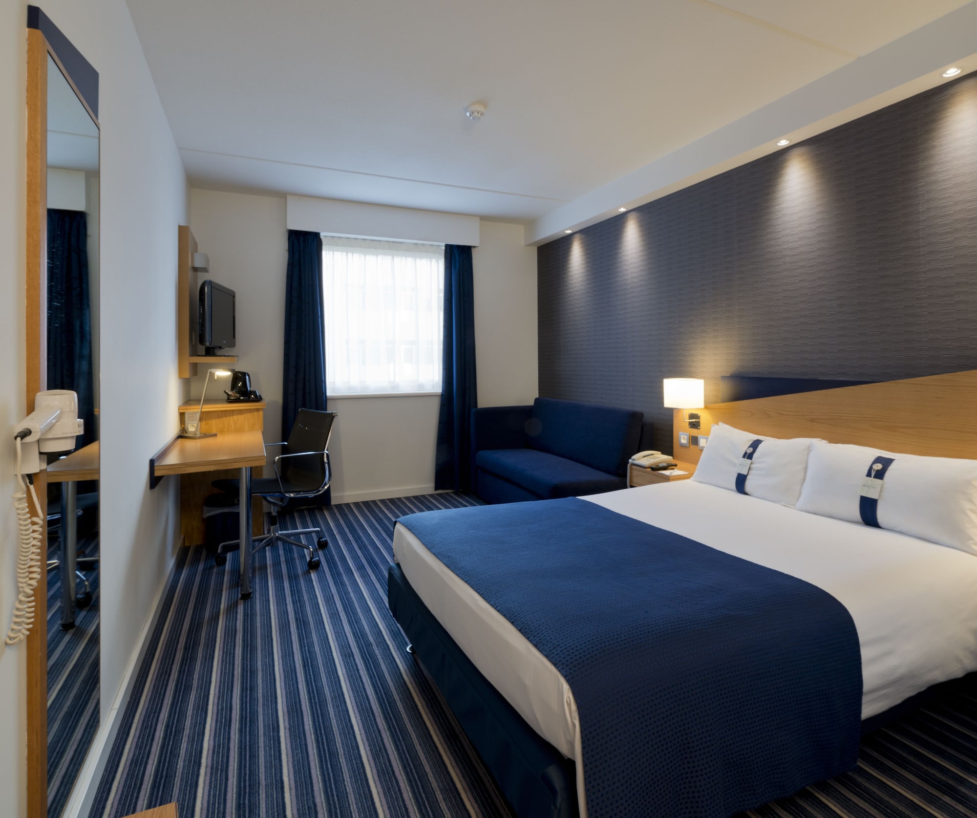 holiday inn express antwerp city north by ihg