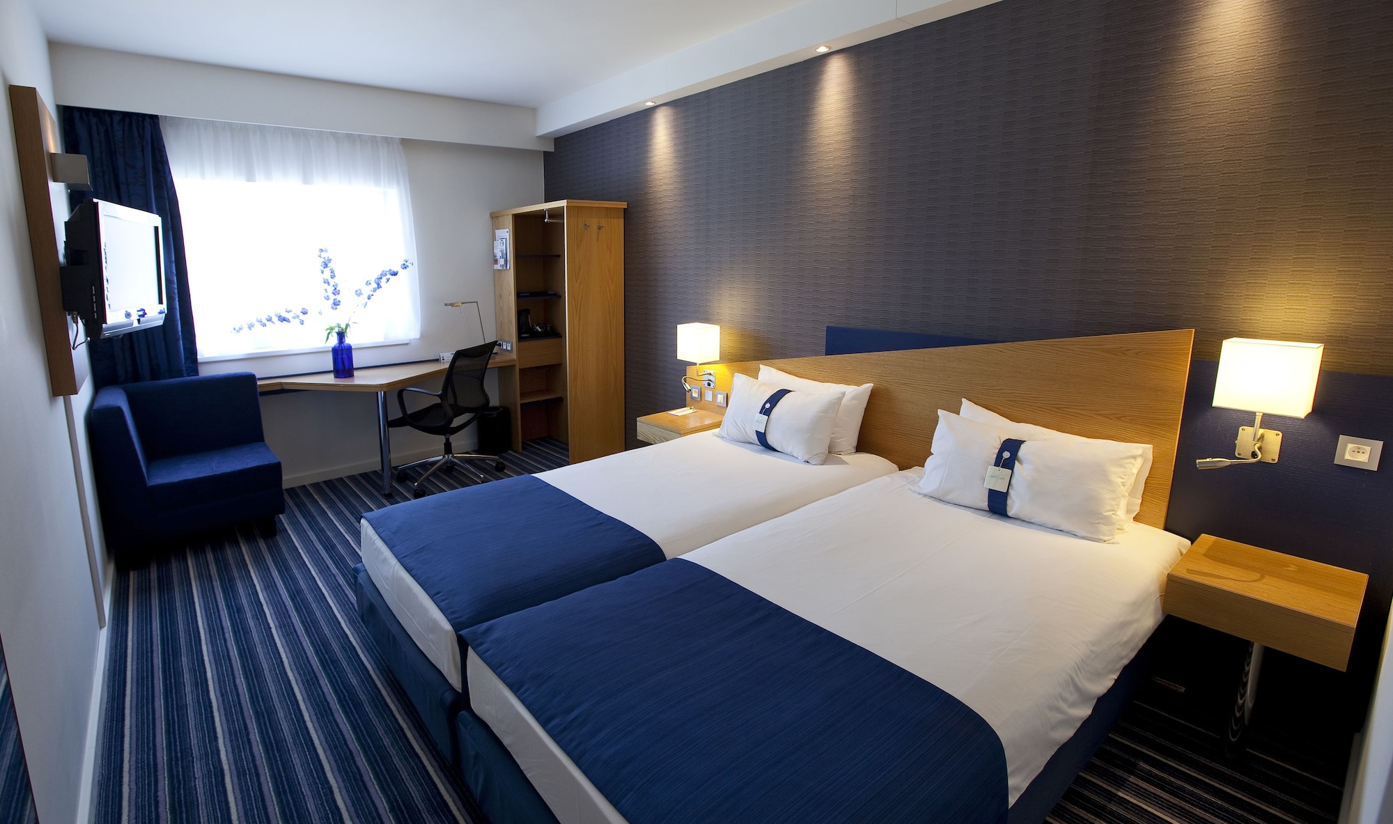 holiday inn express antwerp city north by ihg