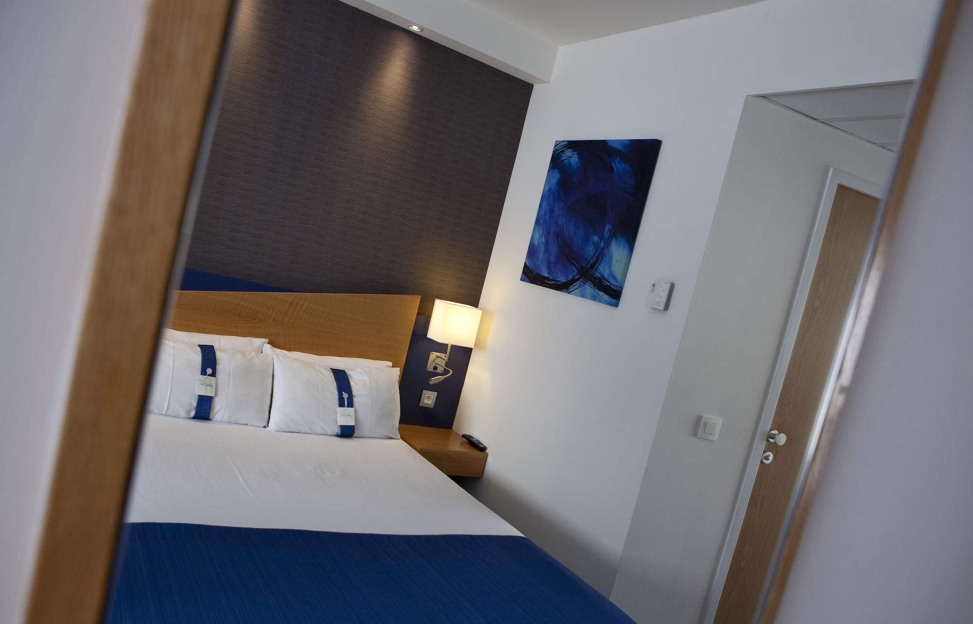 holiday inn express antwerp city north by ihg