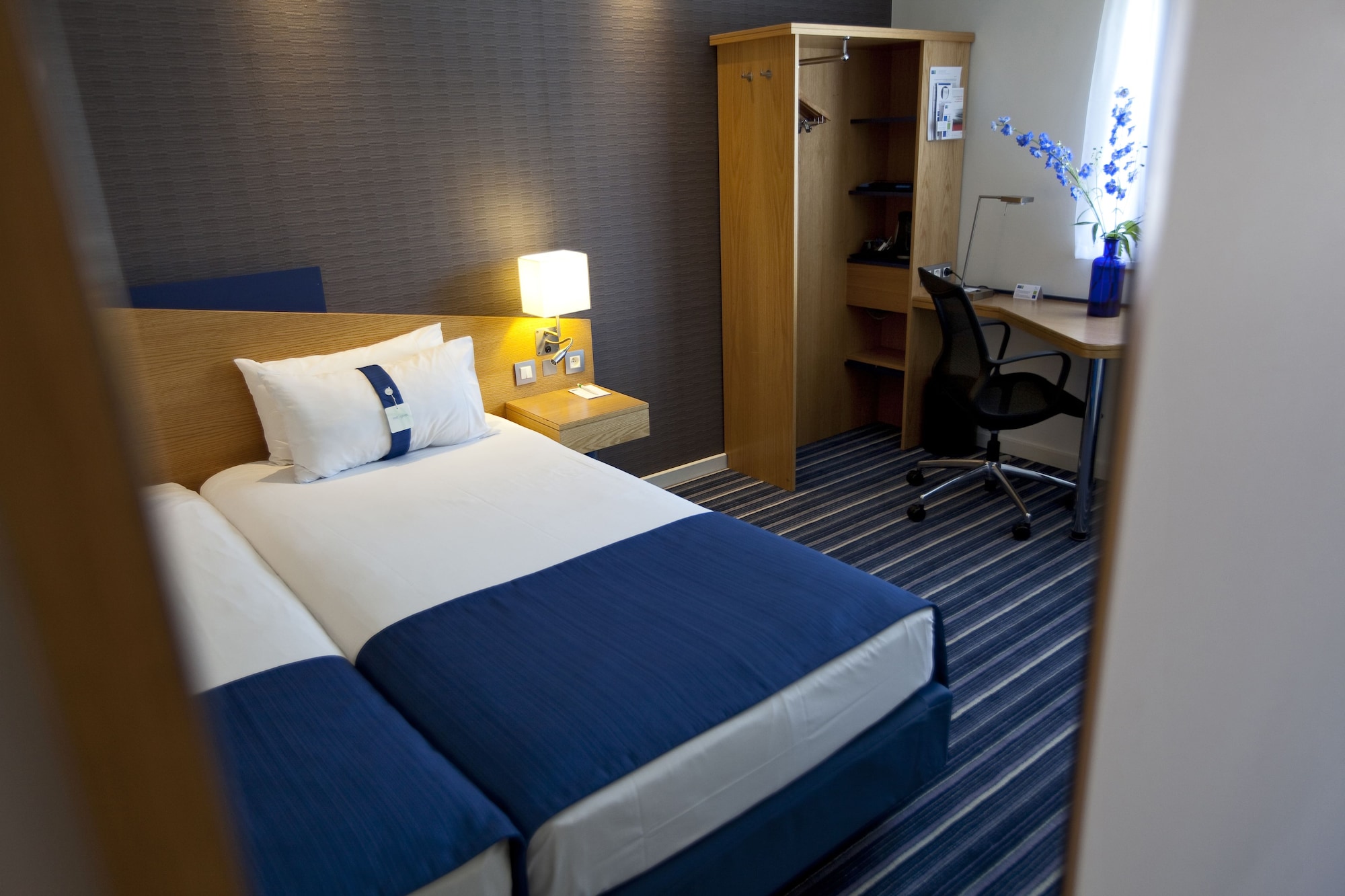 holiday inn express antwerp city north by ihg