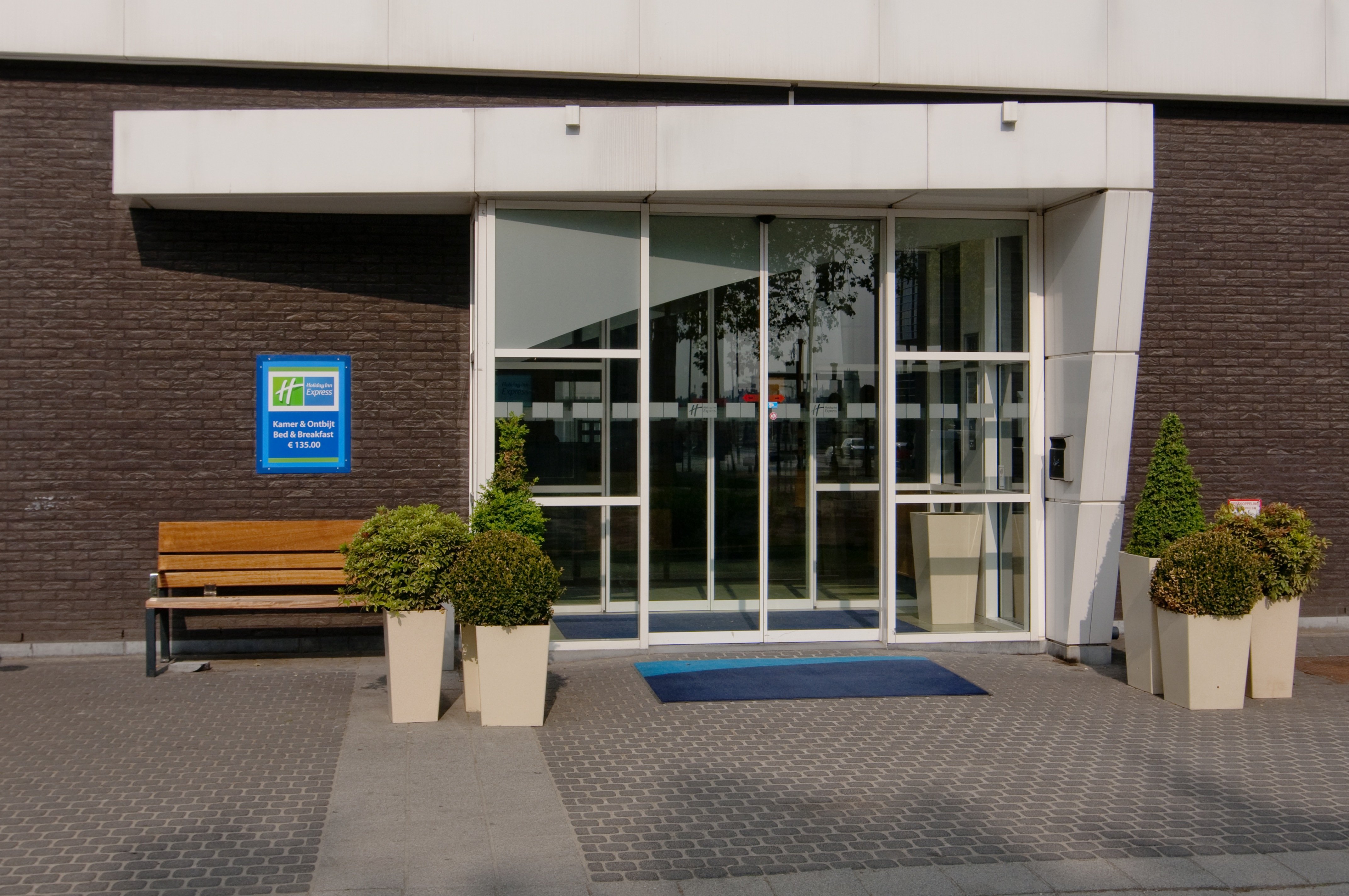 holiday inn express antwerp city north by ihg