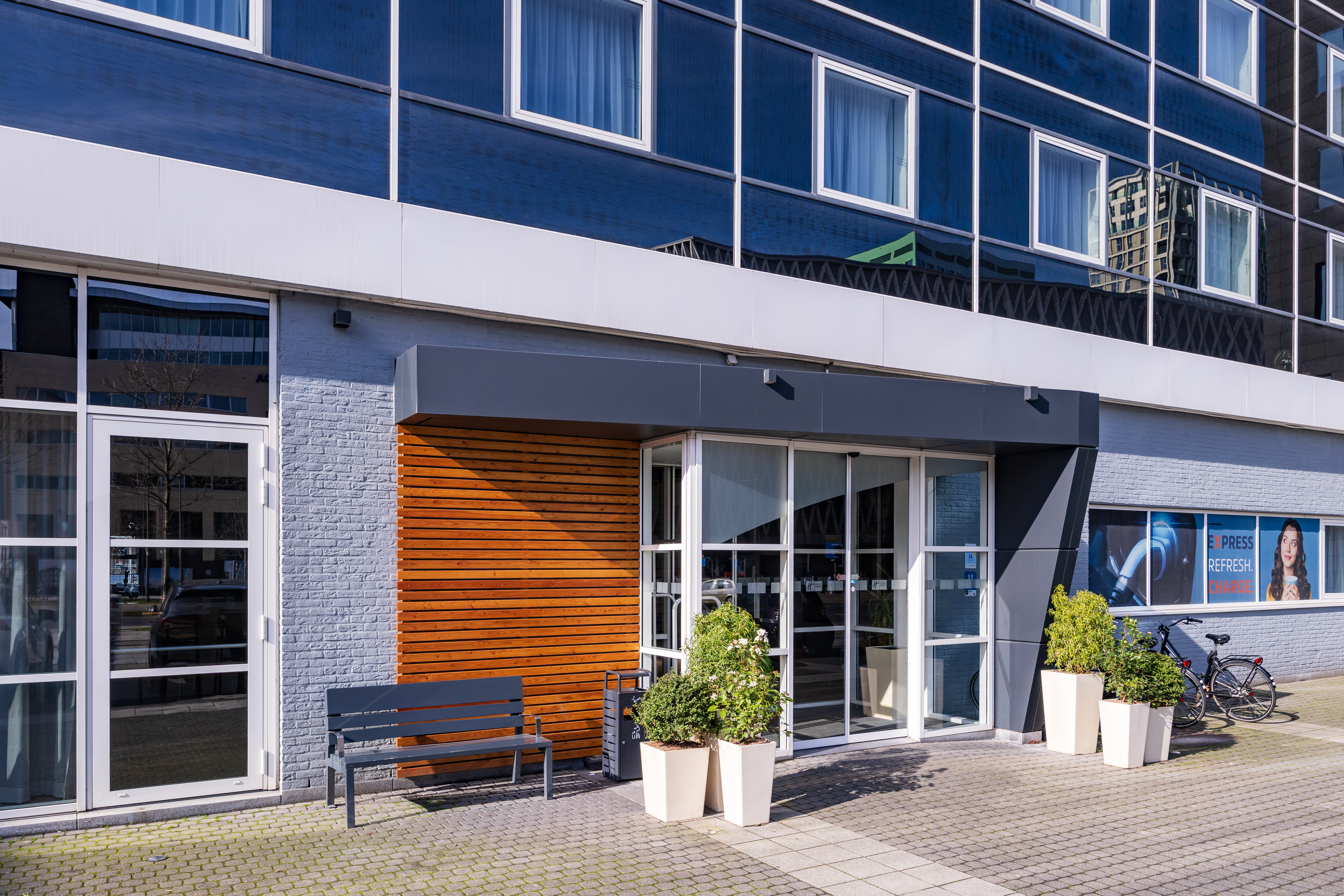 holiday inn express antwerp city north by ihg