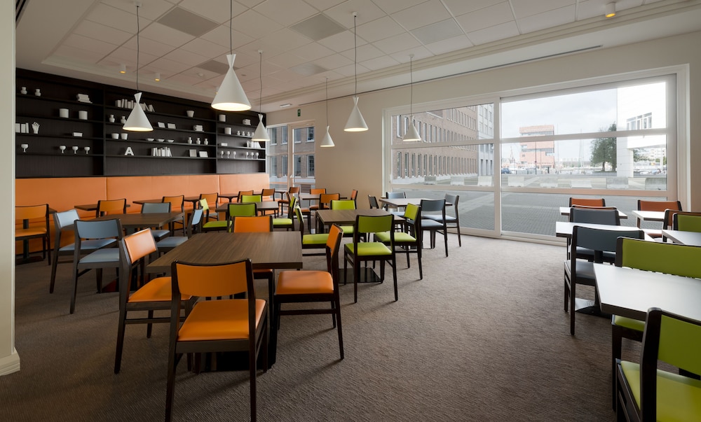 holiday inn express antwerp city north by ihg