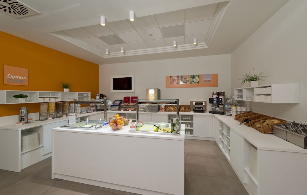 holiday inn express antwerp city north by ihg