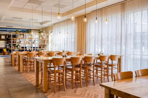 holiday inn express antwerp city north by ihg